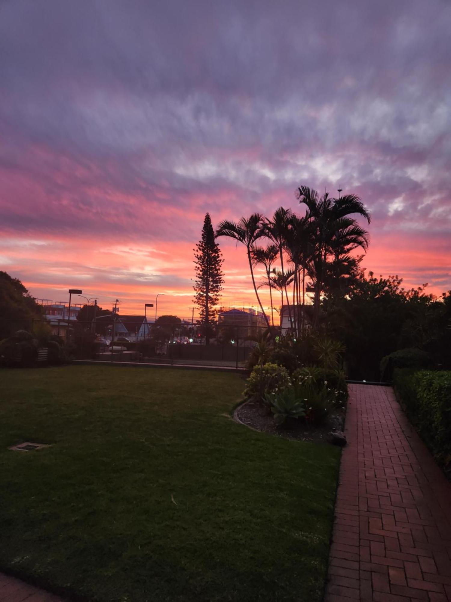 Burleigh Surf Apartments Gold Coast Eksteriør billede